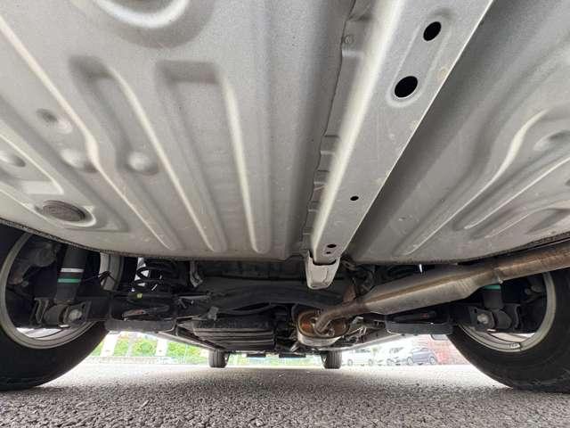 エスクァイア 1.8ハイブリッドGi 7名 セーフティセンスC!純正ナビ&フルセグTV&DVD&BT&バックカメラ!LEDヘッドライト!オートライト!純正アルミ!両側パワースライドドア!合皮シート!快適温熱シート!ビルトイン(28枚目)