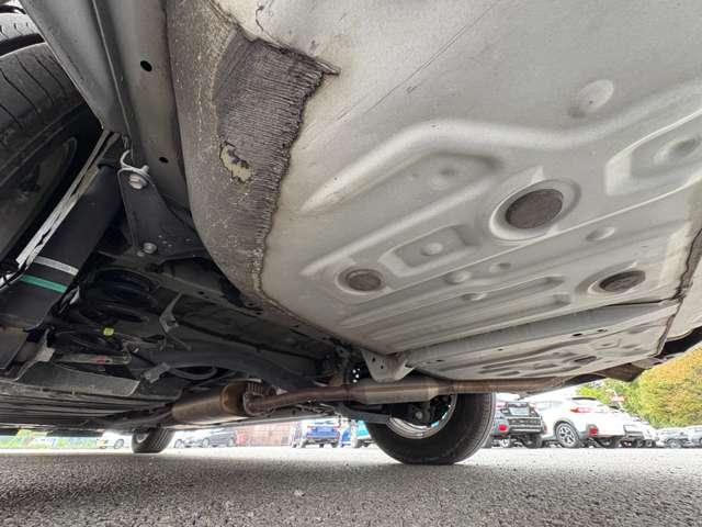 エスクァイア 1.8ハイブリッドGi 7名 セーフティセンスC!純正ナビ&フルセグTV&DVD&BT&バックカメラ!LEDヘッドライト!オートライト!純正アルミ!両側パワースライドドア!合皮シート!快適温熱シート!ビルトイン(29枚目)