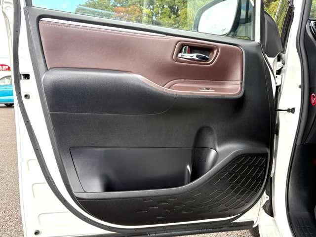 エスクァイア 1.8ハイブリッドGi 7名 セーフティセンスC!純正ナビ&フルセグTV&DVD&BT&バックカメラ!LEDヘッドライト!オートライト!純正アルミ!両側パワースライドドア!合皮シート!快適温熱シート!ビルトイン(31枚目)