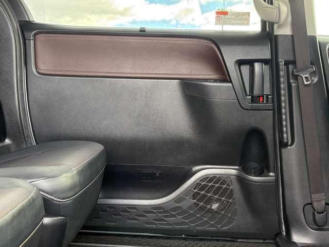 エスクァイア 1.8ハイブリッドGi 7名 セーフティセンスC!純正ナビ&フルセグTV&DVD&BT&バックカメラ!LEDヘッドライト!オートライト!純正アルミ!両側パワースライドドア!合皮シート!快適温熱シート!ビルトイン(33枚目)