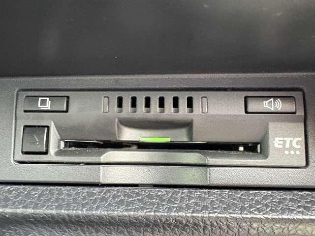 エスクァイア 1.8ハイブリッドGi 7名 セーフティセンスC!純正ナビ&フルセグTV&DVD&BT&バックカメラ!LEDヘッドライト!オートライト!純正アルミ!両側パワースライドドア!合皮シート!快適温熱シート!ビルトイン(55枚目)