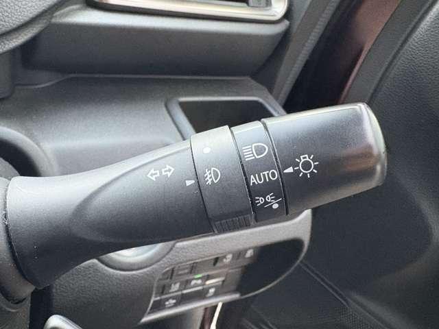 ソリオ 1.2ハイブリッドSZ 5名 セーフティサポート!純正ナビ&フルセグTV&BT!全方位モニター!LEDヘッドライト!オートライト!両側パワースライドドア!純正アルミ&エアロ!シートヒーター!カラーヘッドアップデ(17枚目)