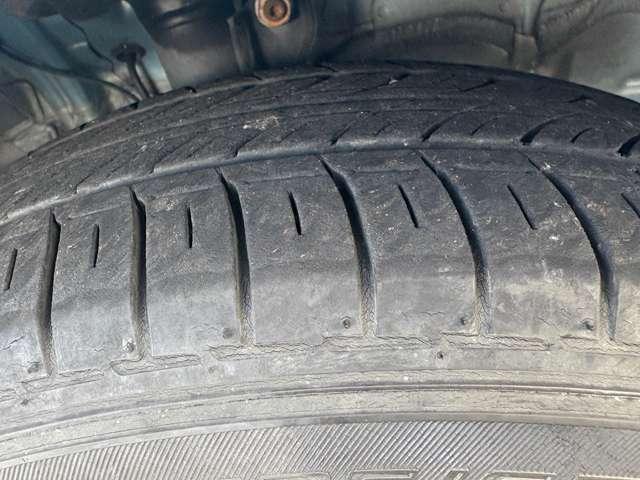 アクア 1.5S 5名 1オーナー車!セーフティセンスC!純正ナビ&フルセグTV&BT&バックカメラ!スマートエントリー/スタートシステム!LEDヘッドライト!オートライト!純正アルミ!シートヒーター!ナ(12枚目)
