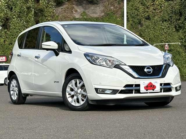 ノート 1.2e-POWERメダリスト 5名 インテリジェントエマージェンシーブレーキ!車線逸脱警報!純正ナビ&フルセグTV&DVD&BT!インテリジェントアラウンドビューモニター&ルームミラー!LEDヘッドライト!オートライ(3枚目)