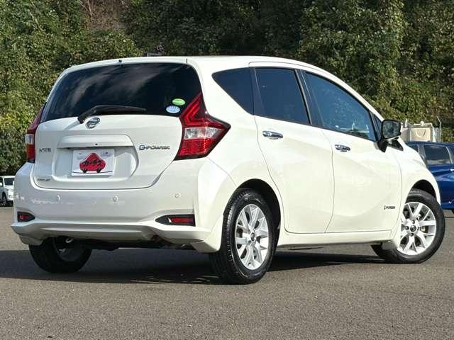 ノート 1.2e-POWERメダリスト 5名 インテリジェントエマージェンシーブレーキ!車線逸脱警報!純正ナビ&フルセグTV&DVD&BT!インテリジェントアラウンドビューモニター&ルームミラー!LEDヘッドライト!オートライ(4枚目)