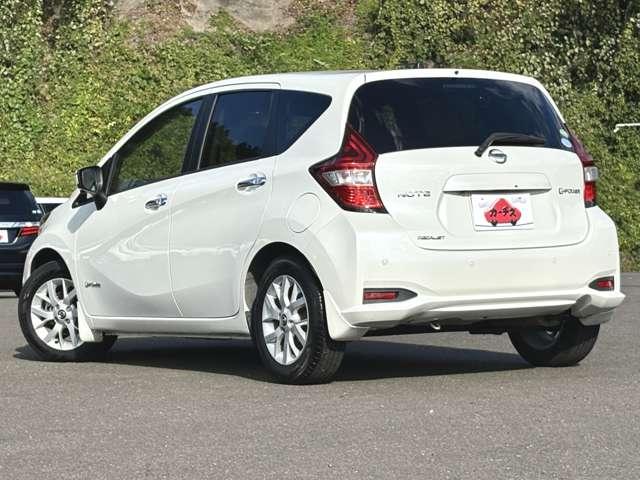 ノート 1.2e-POWERメダリスト 5名 インテリジェントエマージェンシーブレーキ!車線逸脱警報!純正ナビ&フルセグTV&DVD&BT!インテリジェントアラウンドビューモニター&ルームミラー!LEDヘッドライト!オートライ(5枚目)