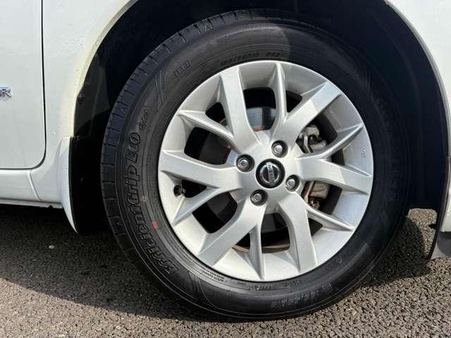 ノート 1.2e-POWERメダリスト 5名 インテリジェントエマージェンシーブレーキ!車線逸脱警報!純正ナビ&フルセグTV&DVD&BT!インテリジェントアラウンドビューモニター&ルームミラー!LEDヘッドライト!オートライ(10枚目)