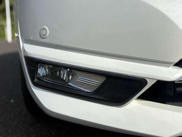 ノート 1.2e-POWERメダリスト 5名 インテリジェントエマージェンシーブレーキ!車線逸脱警報!純正ナビ&フルセグTV&DVD&BT!インテリジェントアラウンドビューモニター&ルームミラー!LEDヘッドライト!オートライ(14枚目)