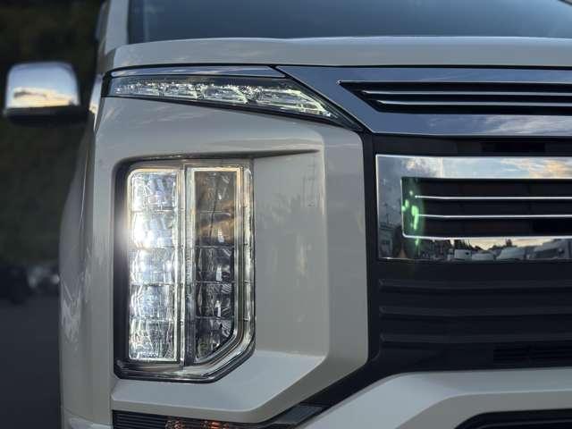 デリカＤ：５ アーバンギア　Ｇ　パワーパッケージ　４ＷＤ　３１年後期型！アイドリングストップ！Ｅアシスト！純正ナビ＆フルセグＴＶ＆ＤＶＤ＆ＢＴ！マルチアラウンドモニター！両側パワースライドドア！パワーバックドア！ＬＥＤヘッドライト！オート（14枚目）