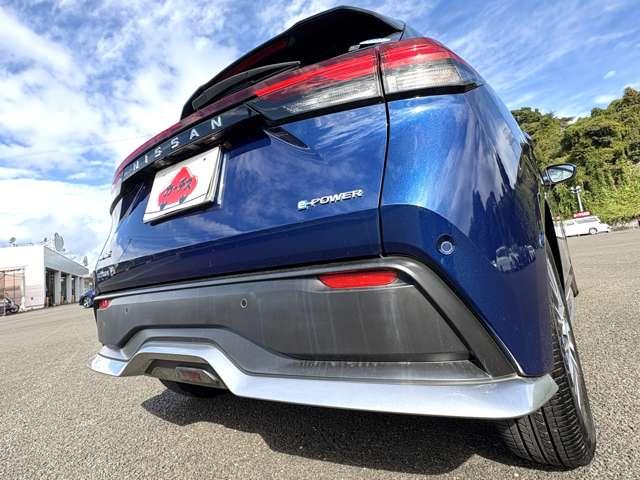 ノート 1.2AUTECH 5名 ブラックルーフ!全方位運転支援システム!プロパイロット!純正ナビ&フルセグTV&BT!インテリジェントアラウンドビューモニター&ルームミラー!アダプティブLEDヘッドライト!純正ア(7枚目)