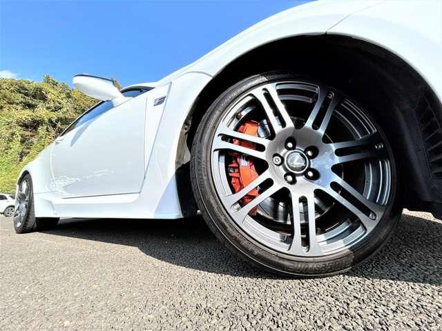 RC F ベースグレード 1オ-ナ-禁煙/TVD/ムーンルーフ/純正BBS19インチ&オレンジキャリパー/セミアニリンレザー/セーフティシステム+/10.3型ナビ&バックカメラ/可動式リアスポイラー/OPカーボンインパネ(11枚目)