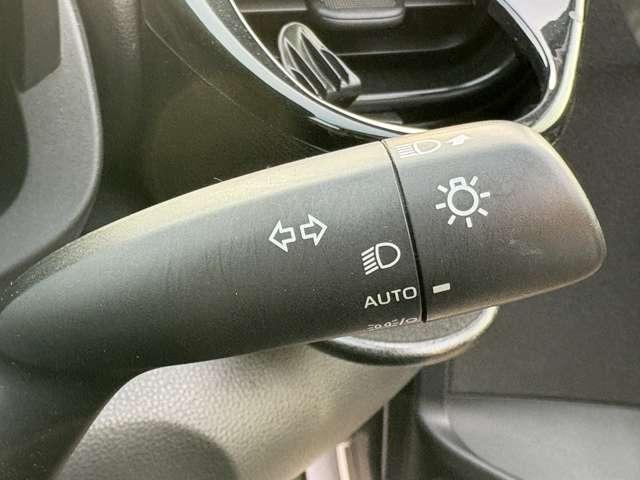 �u�I�[�g���C�g�v�@�Â��Ȃ�Ǝ����Ń��C�g���_�����A���S�^�]���菕���I