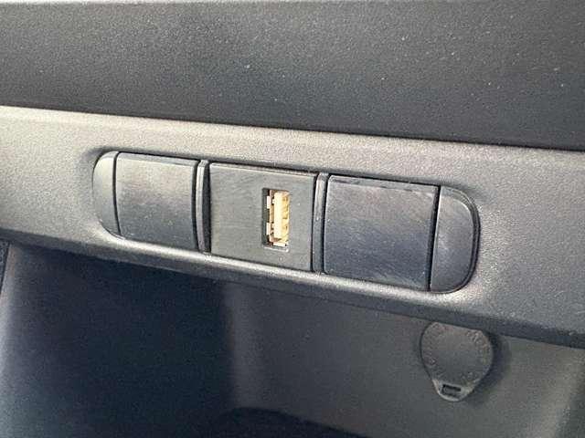 �u�t�r�a�[�q�v�@�X�}�z��^�u���b�g�ɏ[�d�\�Ȃt�r�a�[�q���t���Ă��܂�