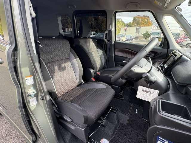 「運転席」　シートなどの状態も良く、目立つような傷や汚れはありません！