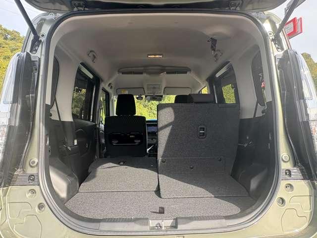 「シート格納」　シートを格納すればさらに大容量のスペースが出現！