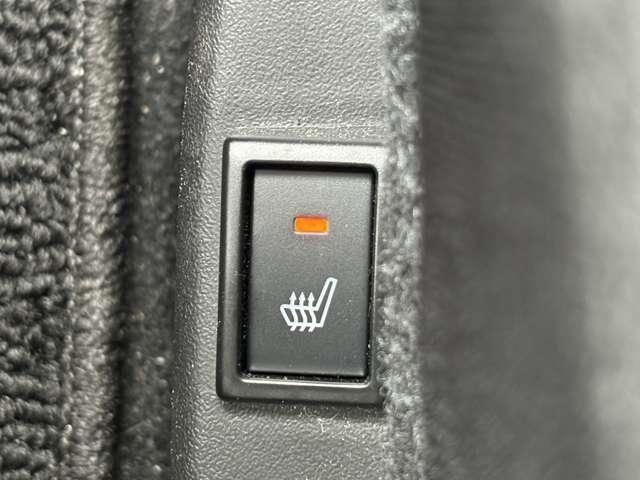 「シートヒーター」　寒い冬の必需品♪エアコンよりも早く暖めてくれます☆