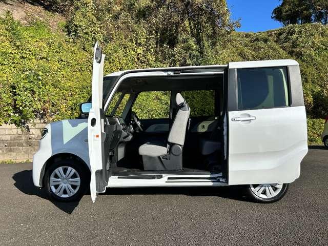 タント X 4WD 4WD!エコアイドル!スマートアシスト!純正ナビ&フルセグTV&DVD&BT&バックカメラ!LEDヘッドライト!オートライト!シートヒーター!パワースライドドア!純正ETC!キーフ(9枚目)