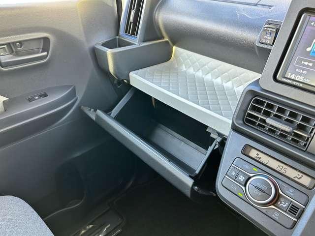 タント X 4WD 4WD!エコアイドル!スマートアシスト!純正ナビ&フルセグTV&DVD&BT&バックカメラ!LEDヘッドライト!オートライト!シートヒーター!パワースライドドア!純正ETC!キーフ(42枚目)