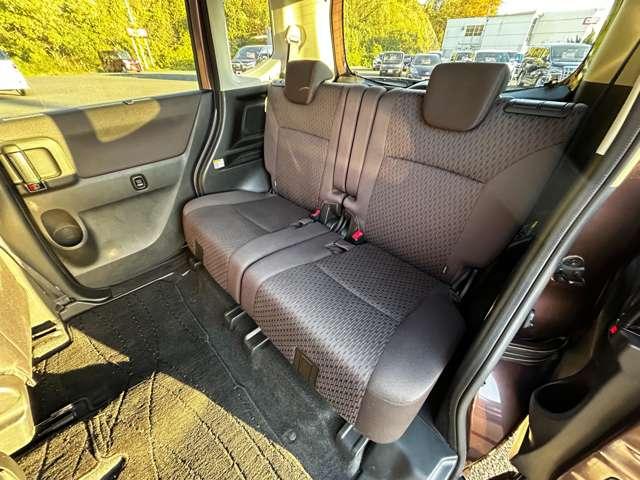 「２ｎｄシート」２列目は大人がゆったり座るスペースがあります♪