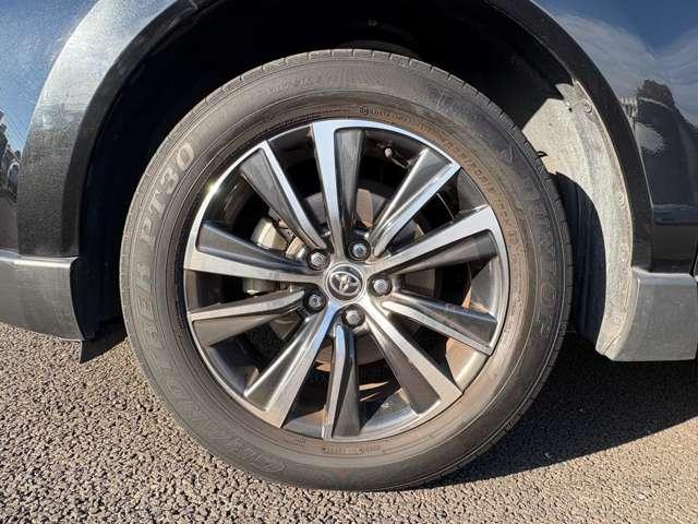 ハリアー Ｇ　セーフティセンス！ブラインドスポットモニター！純正ナビ＆ＢＴ＆バックカメラ！ＬＥＤヘッドライト！オートライト！純正アルミ！半革シート！デジタルインナーミラー！パワーバックドア！ビル（11枚目）