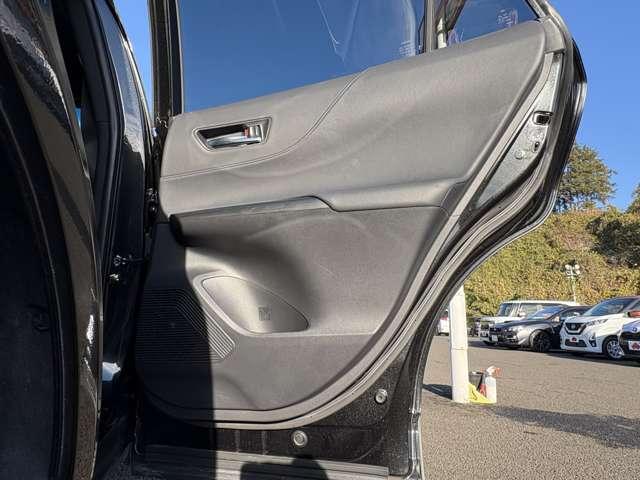 ハリアー Ｇ　セーフティセンス！ブラインドスポットモニター！純正ナビ＆ＢＴ＆バックカメラ！ＬＥＤヘッドライト！オートライト！純正アルミ！半革シート！デジタルインナーミラー！パワーバックドア！ビル（36枚目）