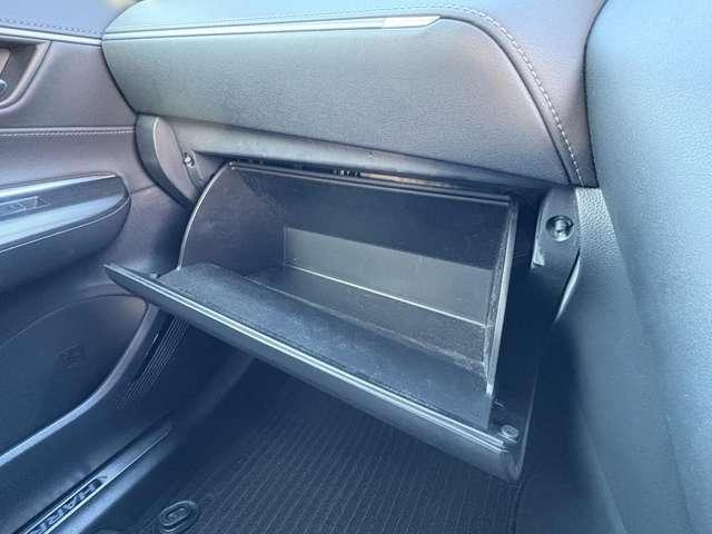 ハリアー Ｇ　セーフティセンス！ブラインドスポットモニター！純正ナビ＆ＢＴ＆バックカメラ！ＬＥＤヘッドライト！オートライト！純正アルミ！半革シート！デジタルインナーミラー！パワーバックドア！ビル（56枚目）