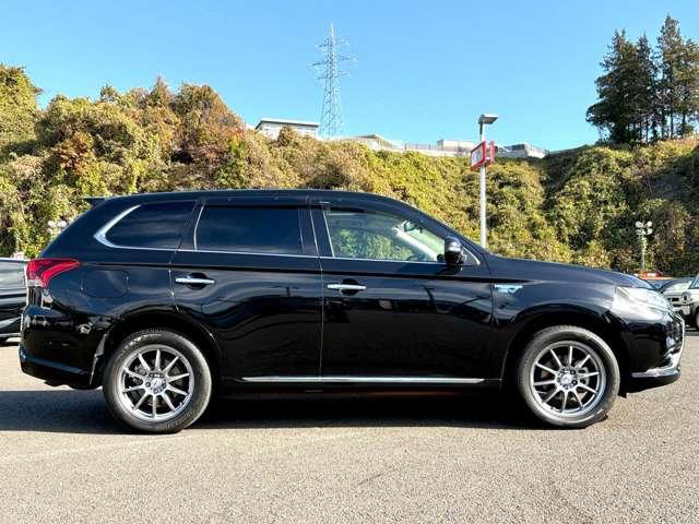 アウトランダーＰＨＥＶ Ｇナビパッケージ　４ＷＤ　ＳＲ★ＱＣ付★（7枚目）