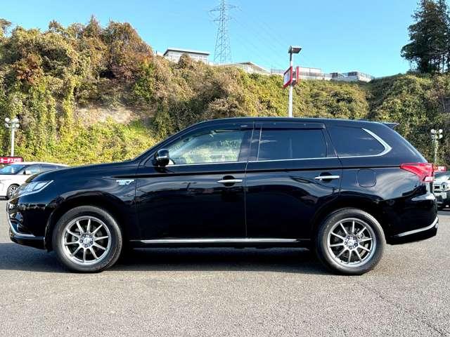 アウトランダーＰＨＥＶ Ｇナビパッケージ　４ＷＤ　ＳＲ★ＱＣ付★（8枚目）