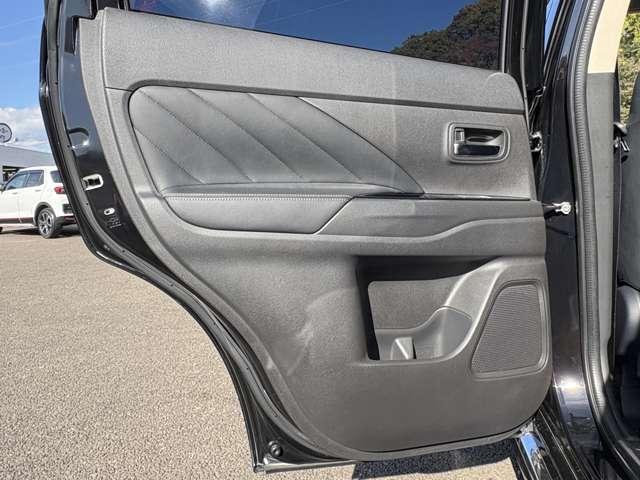 アウトランダーＰＨＥＶ Ｇナビパッケージ　４ＷＤ　ＳＲ★ＱＣ付★（33枚目）