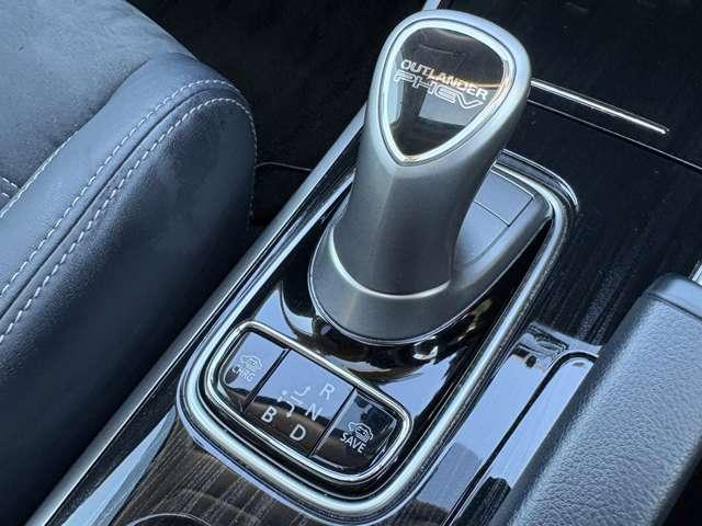 アウトランダーＰＨＥＶ Ｇナビパッケージ　４ＷＤ　ＳＲ★ＱＣ付★（51枚目）