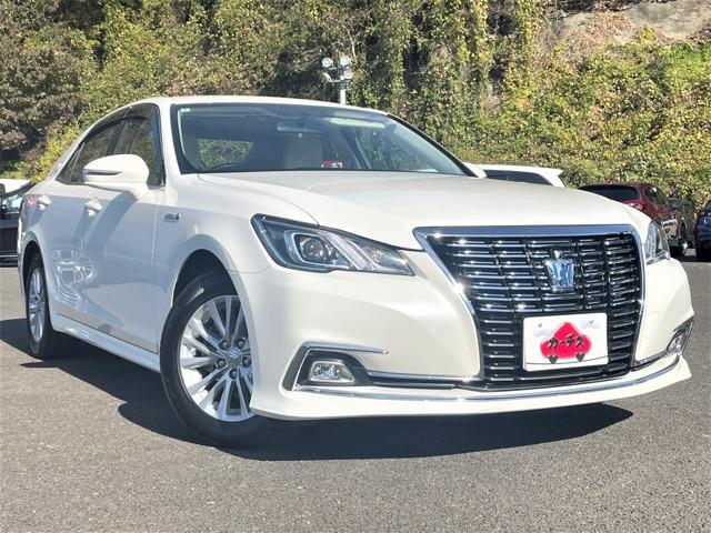 クラウンハイブリッド ロイヤルサルーン　禁煙車！後期型！クルーズコントロール！純正ナビ＆フルセグＴＶ＆ＢＴ＆バックカメラ！ＬＥＤライト！オートライト！純正アルミ！ビルトインＥＴＣ！シートヒーター！ステアリングヒーター！クルーズコントロール（3枚目）