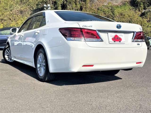 クラウンハイブリッド ロイヤルサルーン　禁煙車！後期型！クルーズコントロール！純正ナビ＆フルセグＴＶ＆ＢＴ＆バックカメラ！ＬＥＤライト！オートライト！純正アルミ！ビルトインＥＴＣ！シートヒーター！ステアリングヒーター！クルーズコントロール（5枚目）