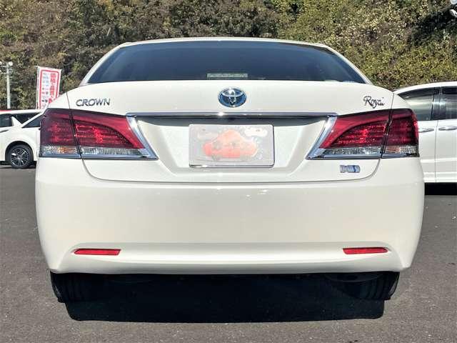 クラウンハイブリッド ロイヤルサルーン　禁煙車！後期型！クルーズコントロール！純正ナビ＆フルセグＴＶ＆ＢＴ＆バックカメラ！ＬＥＤライト！オートライト！純正アルミ！ビルトインＥＴＣ！シートヒーター！ステアリングヒーター！クルーズコントロール（6枚目）