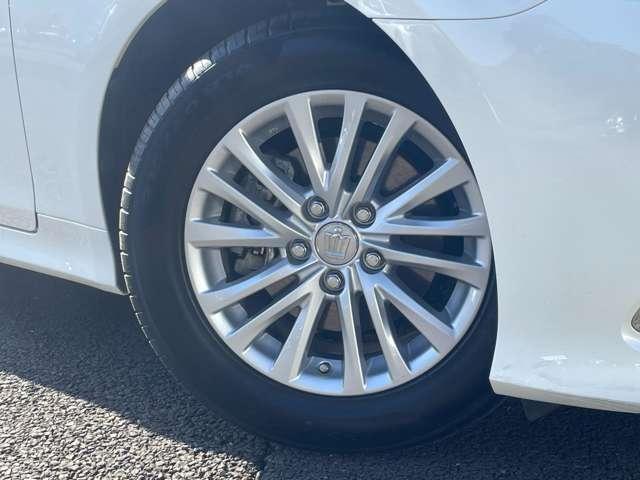 クラウンハイブリッド ロイヤルサルーン　禁煙車！後期型！クルーズコントロール！純正ナビ＆フルセグＴＶ＆ＢＴ＆バックカメラ！ＬＥＤライト！オートライト！純正アルミ！ビルトインＥＴＣ！シートヒーター！ステアリングヒーター！クルーズコントロール（11枚目）