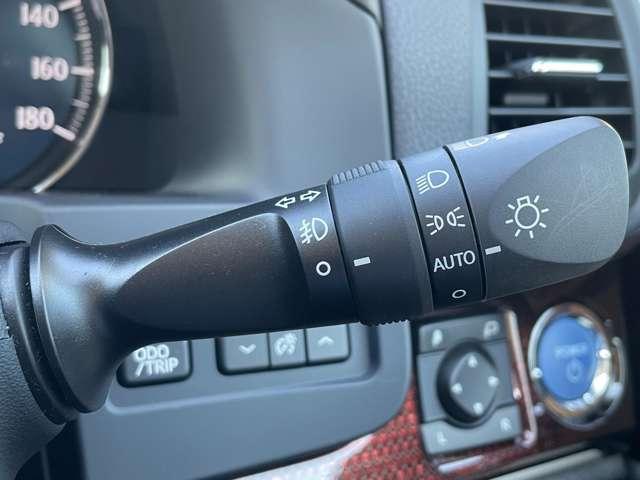 クラウンハイブリッド ロイヤルサルーン　禁煙車！後期型！クルーズコントロール！純正ナビ＆フルセグＴＶ＆ＢＴ＆バックカメラ！ＬＥＤライト！オートライト！純正アルミ！ビルトインＥＴＣ！シートヒーター！ステアリングヒーター！クルーズコントロール（15枚目）