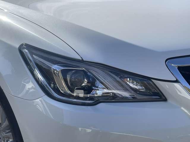 クラウンハイブリッド ロイヤルサルーン　禁煙車！後期型！クルーズコントロール！純正ナビ＆フルセグＴＶ＆ＢＴ＆バックカメラ！ＬＥＤライト！オートライト！純正アルミ！ビルトインＥＴＣ！シートヒーター！ステアリングヒーター！クルーズコントロール（16枚目）