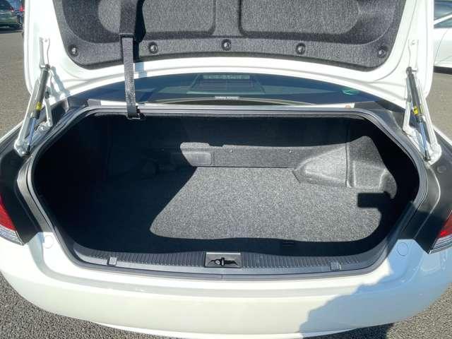 クラウンハイブリッド ロイヤルサルーン　禁煙車！後期型！クルーズコントロール！純正ナビ＆フルセグＴＶ＆ＢＴ＆バックカメラ！ＬＥＤライト！オートライト！純正アルミ！ビルトインＥＴＣ！シートヒーター！ステアリングヒーター！クルーズコントロール（26枚目）