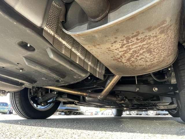 クラウンハイブリッド ロイヤルサルーン　禁煙車！後期型！クルーズコントロール！純正ナビ＆フルセグＴＶ＆ＢＴ＆バックカメラ！ＬＥＤライト！オートライト！純正アルミ！ビルトインＥＴＣ！シートヒーター！ステアリングヒーター！クルーズコントロール（30枚目）