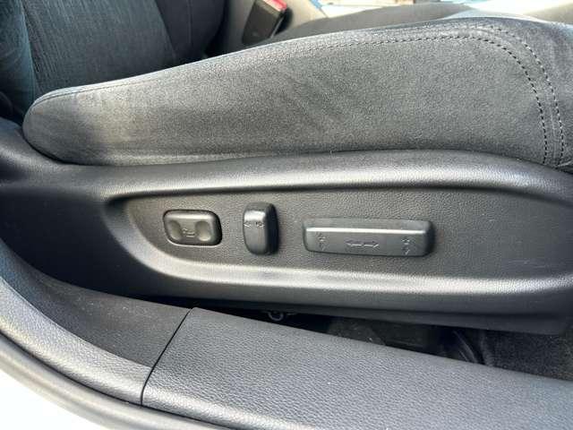 アコードハイブリッド ＥＸ　インターナビ＆フルセグＴＶ／衝突軽減／追従クルーズ／バックカメラ／木目調コンビステアリング／ビルトインＥＴＣ／ＬＥＤヘッドライト／１７インチアルミホイール（19枚目）