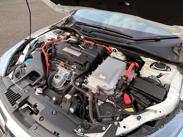 アコードハイブリッド ＥＸ　インターナビ＆フルセグＴＶ／衝突軽減／追従クルーズ／バックカメラ／木目調コンビステアリング／ビルトインＥＴＣ／ＬＥＤヘッドライト／１７インチアルミホイール（26枚目）