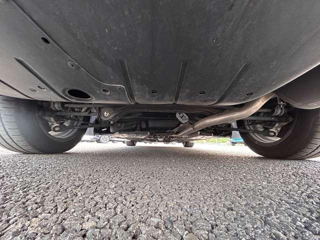 アコードハイブリッド ＥＸ　インターナビ＆フルセグＴＶ／衝突軽減／追従クルーズ／バックカメラ／木目調コンビステアリング／ビルトインＥＴＣ／ＬＥＤヘッドライト／１７インチアルミホイール（28枚目）