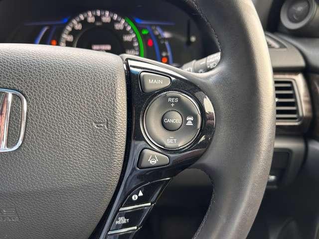 アコードハイブリッド ＥＸ　インターナビ＆フルセグＴＶ／衝突軽減／追従クルーズ／バックカメラ／木目調コンビステアリング／ビルトインＥＴＣ／ＬＥＤヘッドライト／１７インチアルミホイール（33枚目）