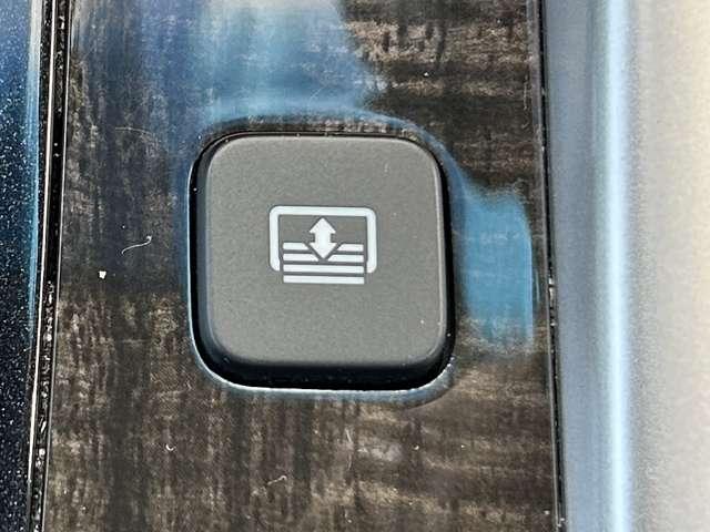 アコードハイブリッド ＥＸ　インターナビ＆フルセグＴＶ／衝突軽減／追従クルーズ／バックカメラ／木目調コンビステアリング／ビルトインＥＴＣ／ＬＥＤヘッドライト／１７インチアルミホイール（40枚目）