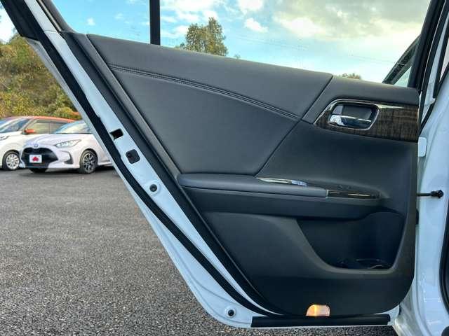 アコードハイブリッド ＥＸ　インターナビ＆フルセグＴＶ／衝突軽減／追従クルーズ／バックカメラ／木目調コンビステアリング／ビルトインＥＴＣ／ＬＥＤヘッドライト／１７インチアルミホイール（50枚目）