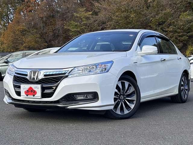 アコードハイブリッド ＥＸ　インターナビ＆フルセグＴＶ／衝突軽減／追従クルーズ／バックカメラ／木目調コンビステアリング／ビルトインＥＴＣ／ＬＥＤヘッドライト／１７インチアルミホイール（62枚目）