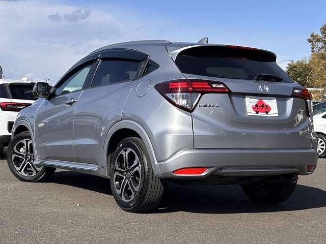 ヴェゼル ハイブリッドＺ・ホンダセンシング　追従型クルコン／禁煙車／ホンダセンシング／バックカメラ／ビルトインＥＴＣ／ハーフレザーシート／パドルシフト／ルーフレール／ＬＥＤヘッドライト／ＬＥＤフォグ／ＩＰＦデイタイムポジションランプキット（5枚目）