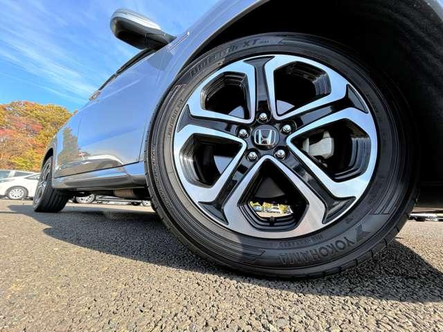 ヴェゼル ハイブリッドＺ・ホンダセンシング　追従型クルコン／禁煙車／ホンダセンシング／バックカメラ／ビルトインＥＴＣ／ハーフレザーシート／パドルシフト／ルーフレール／ＬＥＤヘッドライト／ＬＥＤフォグ／ＩＰＦデイタイムポジションランプキット（10枚目）