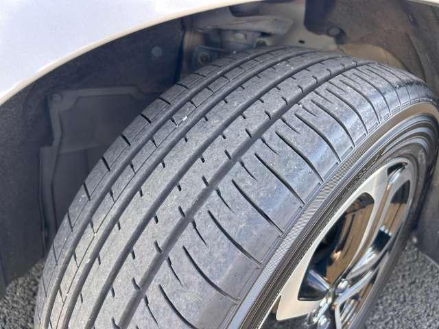 ヴェゼル ハイブリッドＺ・ホンダセンシング　追従型クルコン／禁煙車／ホンダセンシング／バックカメラ／ビルトインＥＴＣ／ハーフレザーシート／パドルシフト／ルーフレール／ＬＥＤヘッドライト／ＬＥＤフォグ／ＩＰＦデイタイムポジションランプキット（12枚目）