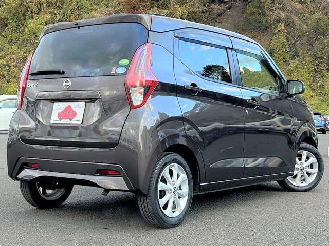 デイズ Ｘ　アイドリングストップ！インテリジェントエマージェンシーブレーキ！車線逸脱警報！純正ナビ＆フルセグＴＶ＆ＤＶＤ＆ＢＴ！インテリジェントアラウンドビューモニター！ウィンカーミラー！ワンオーナー（4枚目）