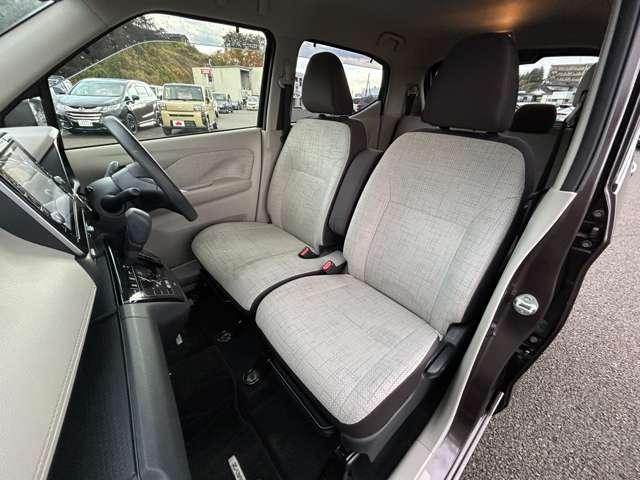 デイズ Ｘ　アイドリングストップ！インテリジェントエマージェンシーブレーキ！車線逸脱警報！純正ナビ＆フルセグＴＶ＆ＤＶＤ＆ＢＴ！インテリジェントアラウンドビューモニター！ウィンカーミラー！ワンオーナー（19枚目）